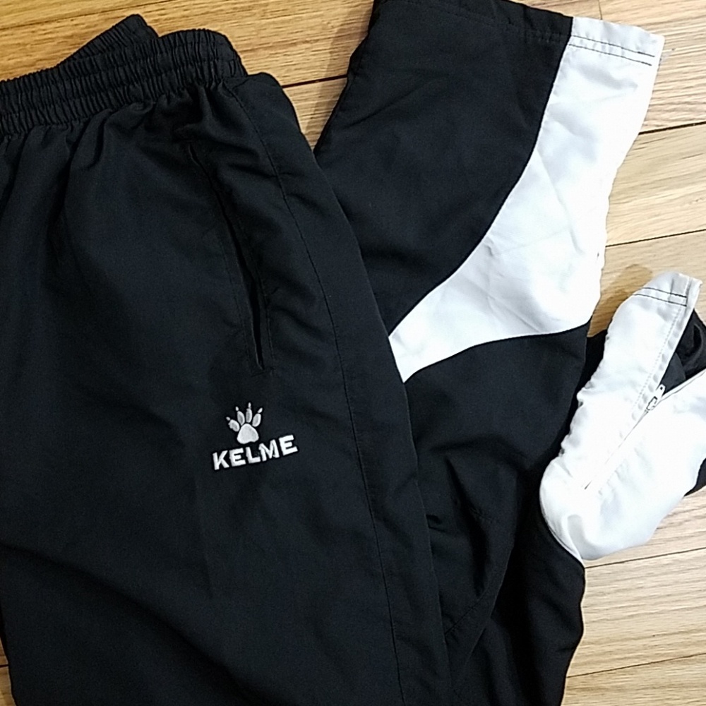 Kelme Black and White Men's Sweatpants